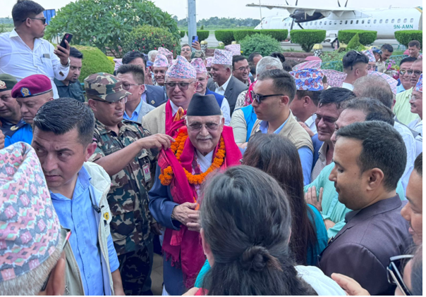 प्रधानमन्त्री केपी शर्मा ओली पुगे गृह जिल्ला झापा